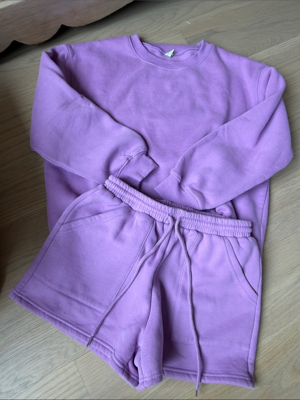 Lavender Arabess fleece crewneck and shorts set size small like new